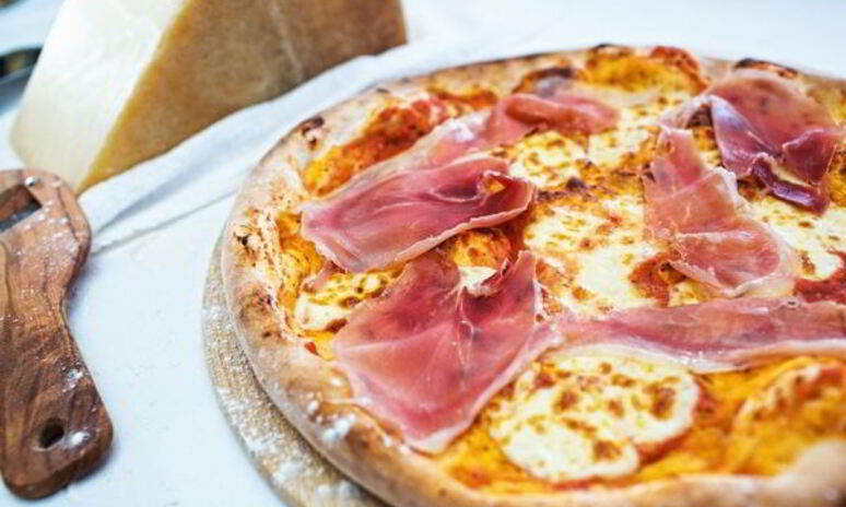 Рецепт домашняя пицца с пармской ветчиной