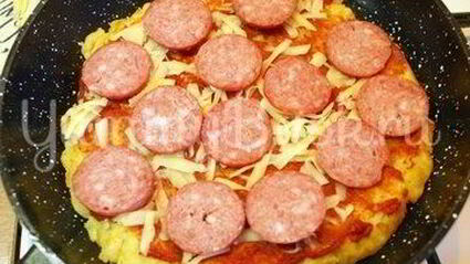 картофельная пицца на сковороде