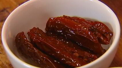 хрустящая пицца с ветчиной, помидорами и перцем