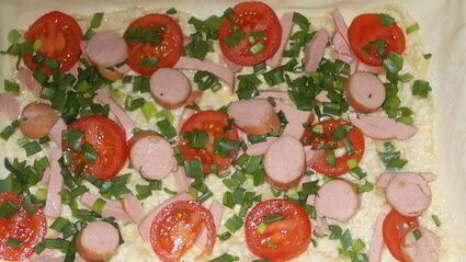 лжепицца из двух сыров и зеленого лука