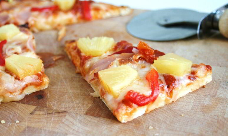 Рецепт пицца с ананасами и колбасой