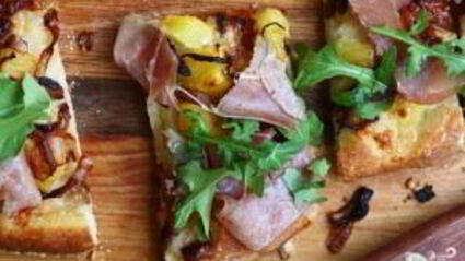 пицца с ананасами