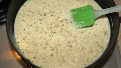 пицца с белым соусом и шампиньонами