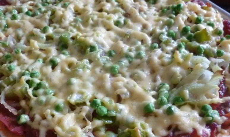 Рецепт пицца с фенхелем и зеленым горошком