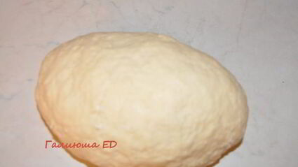 пицца с грибами и базиликом