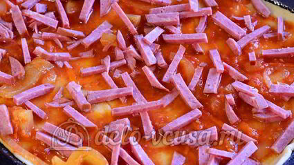 пицца с колбасой