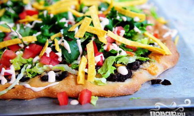 Рецепт пицца с кукурузными лепешками, фасолью и сыром