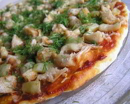 Пицца с курицей и перцем в микроволновке