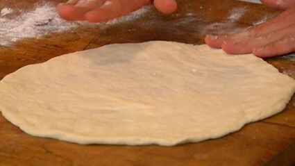 пицца с радиккио и моцареллой