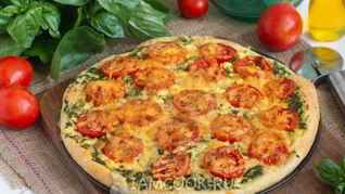 Пицца со шпинатом и помидорами