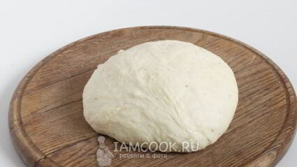 пицца со шпинатом и помидорами