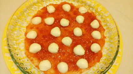 сладкая пицца с черникой