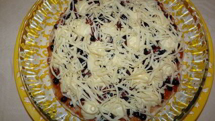 сладкая пицца с черникой