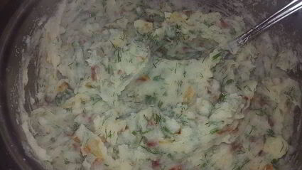 постные конвертики с картофельным пюре, укропом, жареным луком и вялеными томатами