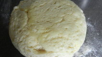 рулетики с корицей и изюмом