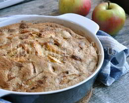 Классическая шарлотка с яблоками