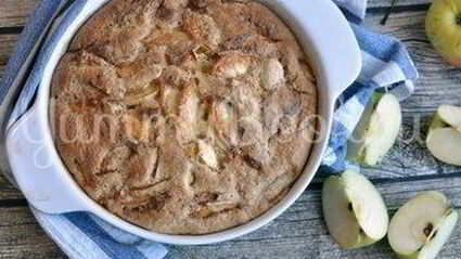 классическая шарлотка с яблоками