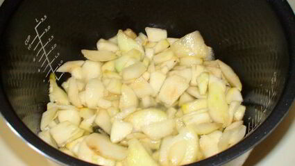 макова — грушевая шарлотка с ванильно-грушевым вареньем