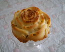 Мини-шарлотка с изюмом