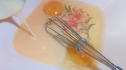 ореховая шарлотка на сгущенке