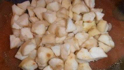 ореховая шарлотка на сгущенке