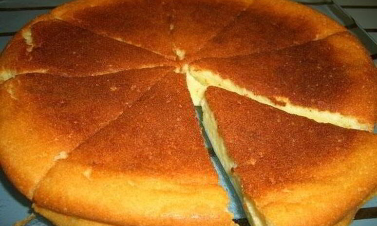 Рецепт пирог шарлотка с творожным намеком с яблоками