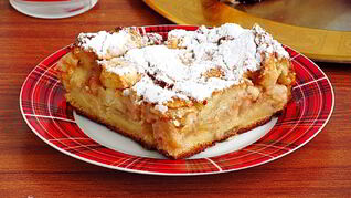 Шарлотка из белого хлеба