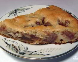 Шарлотка из сушеных яблок