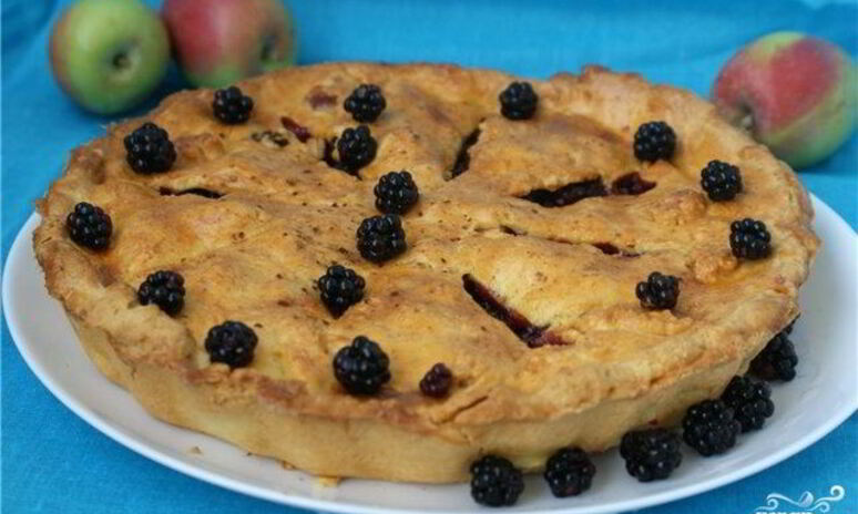 Рецепт шарлотка с ежевикой