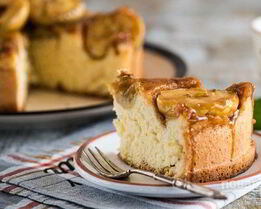 Шарлотка с карамелью