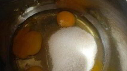 шарлотка с клюквой