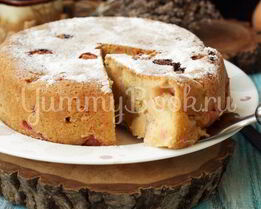 Шарлотка с ревенем в мультиварке