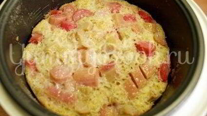 шарлотка с ревенем в мультиварке