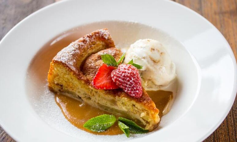 Рецепт шарлотка с яблоками и корицей