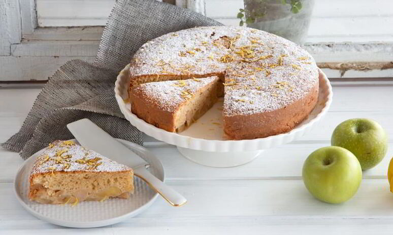 Рецепт шарлотка с яблоками и манкой