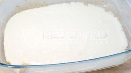 шарлотка с яблоками и ягодой