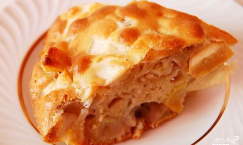 Рецепт шарлотка с яблоками на сковороде