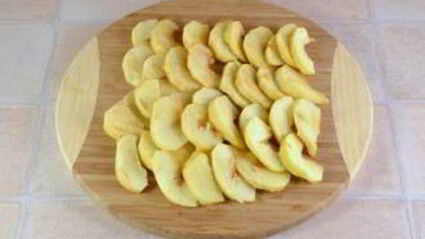 шарлотка с яблоками открытая