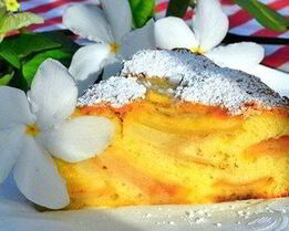 Шарлотка с яблоками по-домашнему в духовке