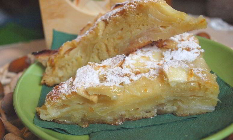 Рецепт шарлотка с яблоками с коньяком