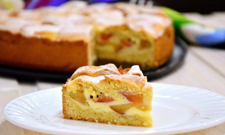 Рецепт шарлотка в сметанной заливке