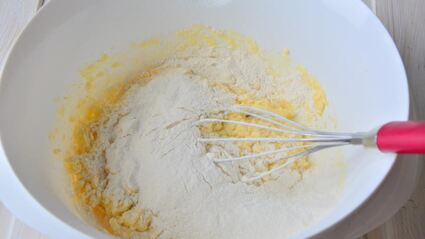 шарлотка в сметанной заливке