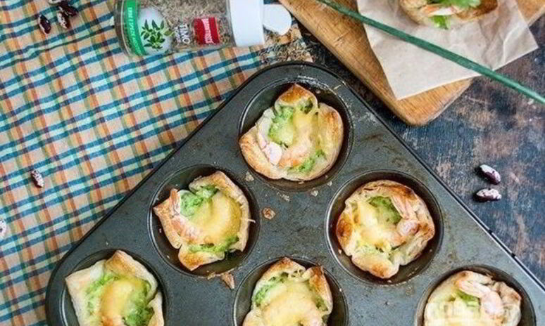 Рецепт слойки с брокколи и креветками