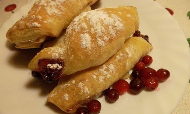 Рецепт слойки с клюквой