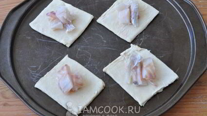 слойки с минтаем