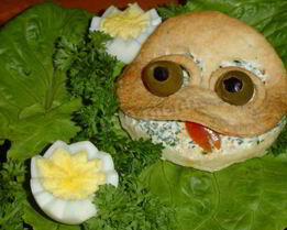 Слойки с творожным сыром, оливками и зеленью Лягушата