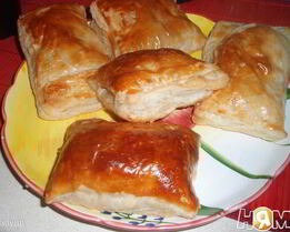 Слойки с ветчиной и сыром