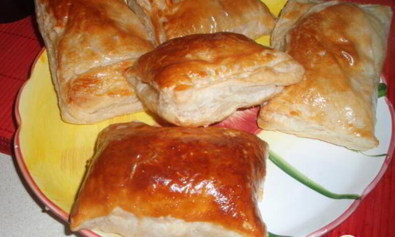 Рецепт слойки с ветчиной и сыром