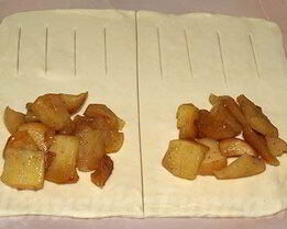 Слойки с яблоками и корицей
