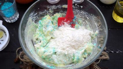 кокосовые сырники в панировочных сухарях